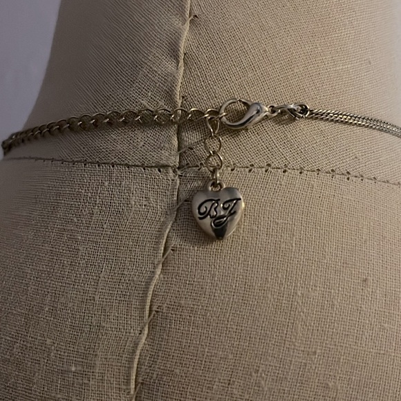 Betsey Johnson triple strand necklace - Picture 6 of 7